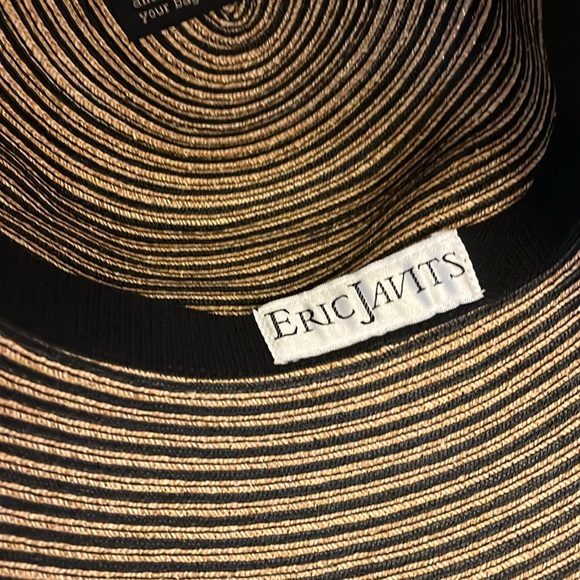 Eric Javits Packable Squishee Tan Black Woven Bucket Hat - OS - Picture 4 of 8